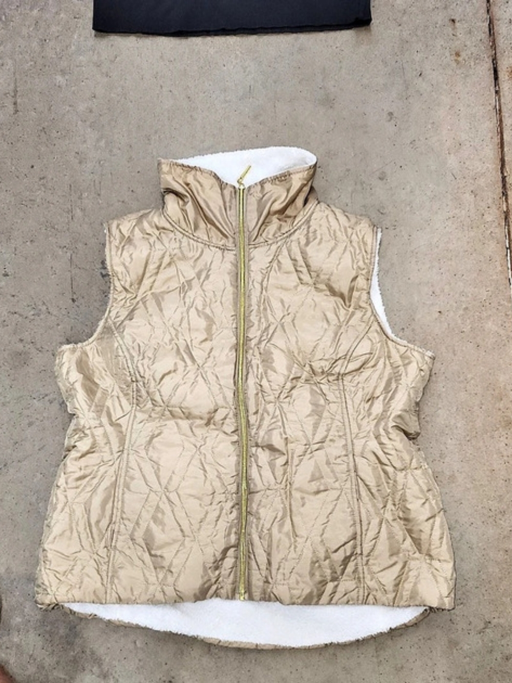 Casual Identity Women's Quilted Vest in Cream Like New